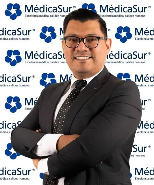 Lic. Marco Aurelio Elizalde Cardelas  Médica Sur Copyright